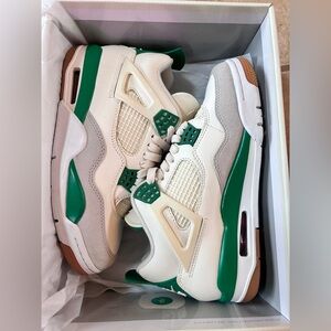 Air Jordan 4 Retro SP x Nike SB Sail White Pine Green Men’s 6.5/Woman’s 8